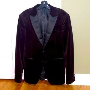 Men’s velvet tuxedo blazer